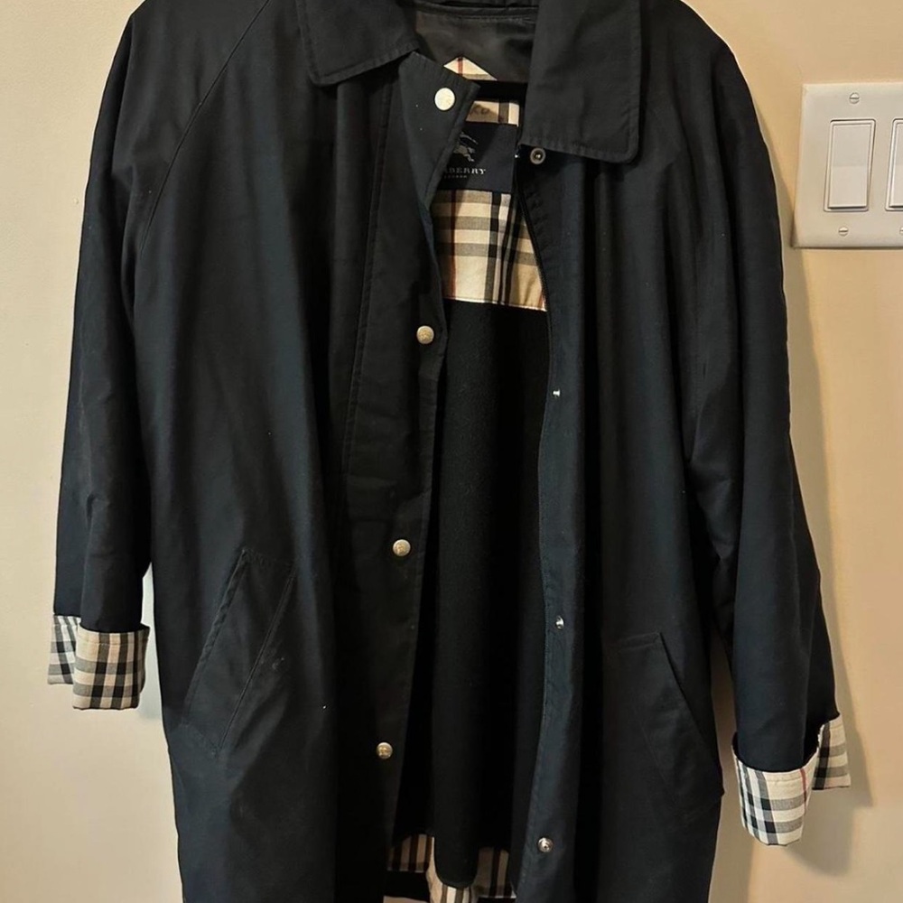 Burberry jacket size M in excellent condition, open to offers